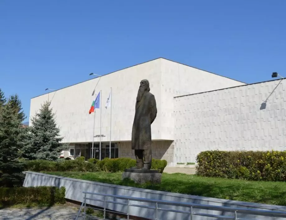 Туристи влизат в ролята на предприемачи, за да възстановят традиции и обичаи
