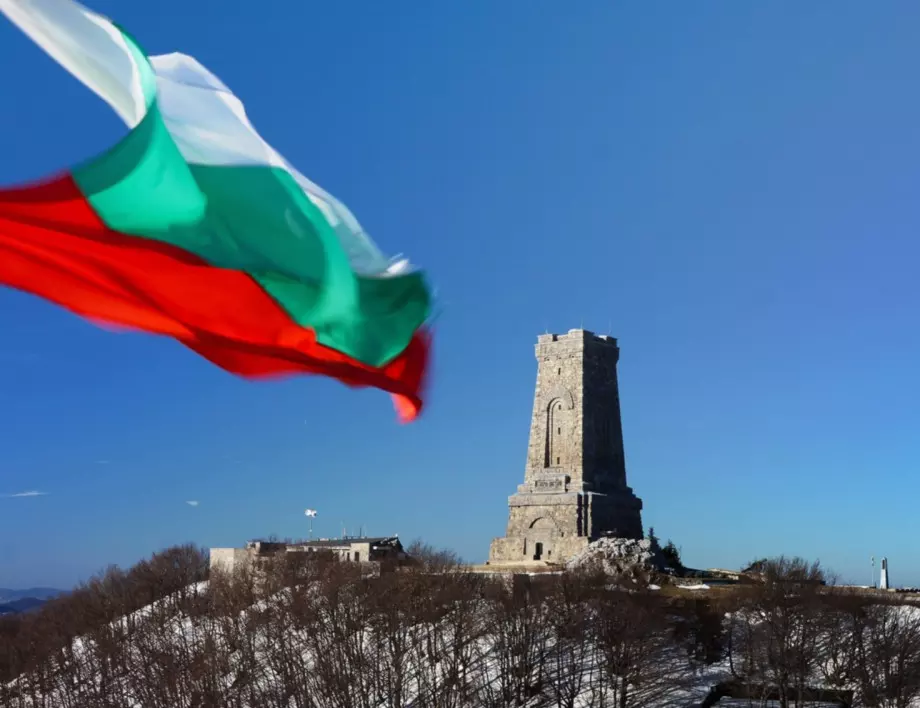 Снимката с трите момичета на Шипка е манипулирана