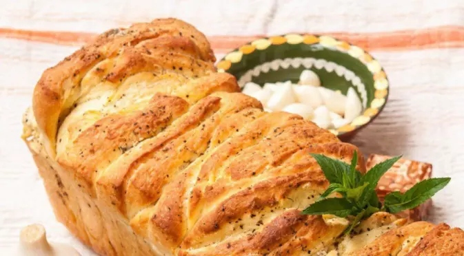Вкусни хлебчета със сусам и сирене
