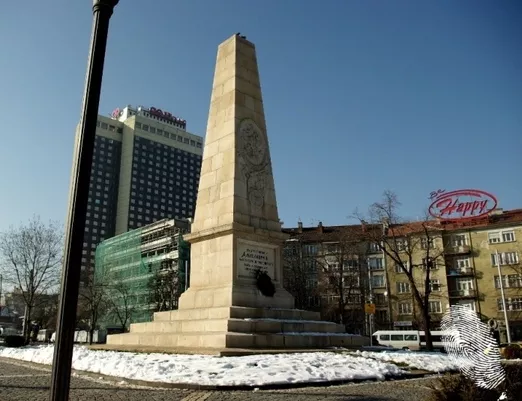 ...Руски паметник е първият