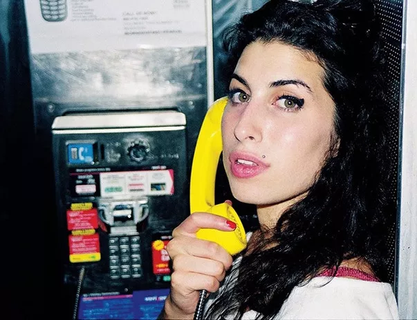 Amy Winehouse има рожден ден, Dua Lipa й пее