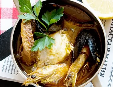 Морски вкусотийки в тенджера по италиански
