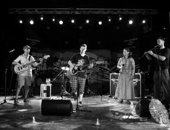 Мерудия и Roots Rocket live
