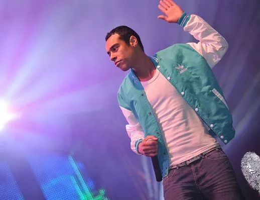 Christmassive с MC Sirreal и DJ Benji Bоko от Англия