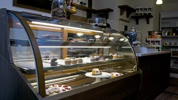 Le Petit Cafe