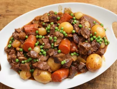 Яхния от грах и зеленчуци - толкова лесно и вкусно ястие за вечеря