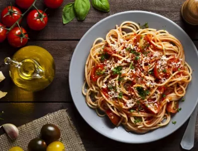Безумно вкусни спагети с кюфтета в специален сос