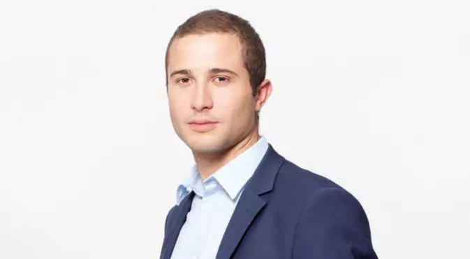 #София вкъщи - Спортният журналист Иван Боянов: Тъжно ми е, че няма футбол, но се утешавам с позитивни мисли и Лед Цепелин
