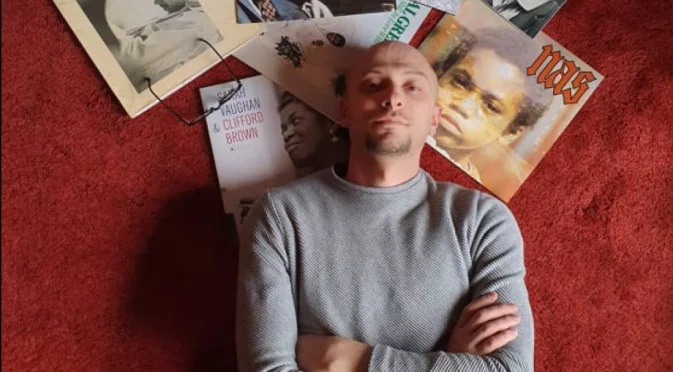 #София вкъщи - Поетът Иван Ланджев: Пиша и превеждам, обичам близките си отдалеч и мразя себе си отблизо