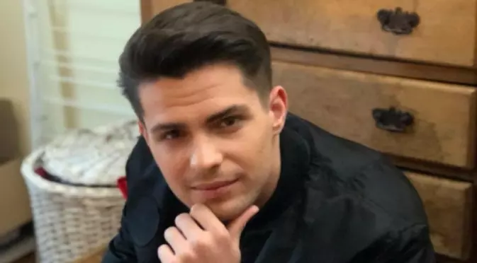 #София вкъщи - Актьорът Антоан Петров: Репетирам за "Като две капки вода" и гледам български филми