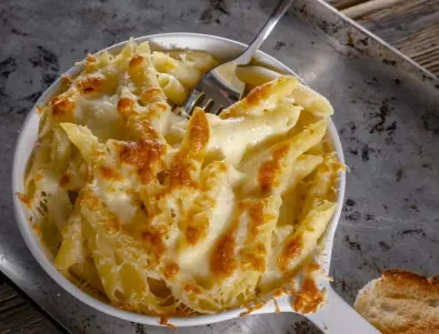 Макарони на фурна с кашкавал и сметана