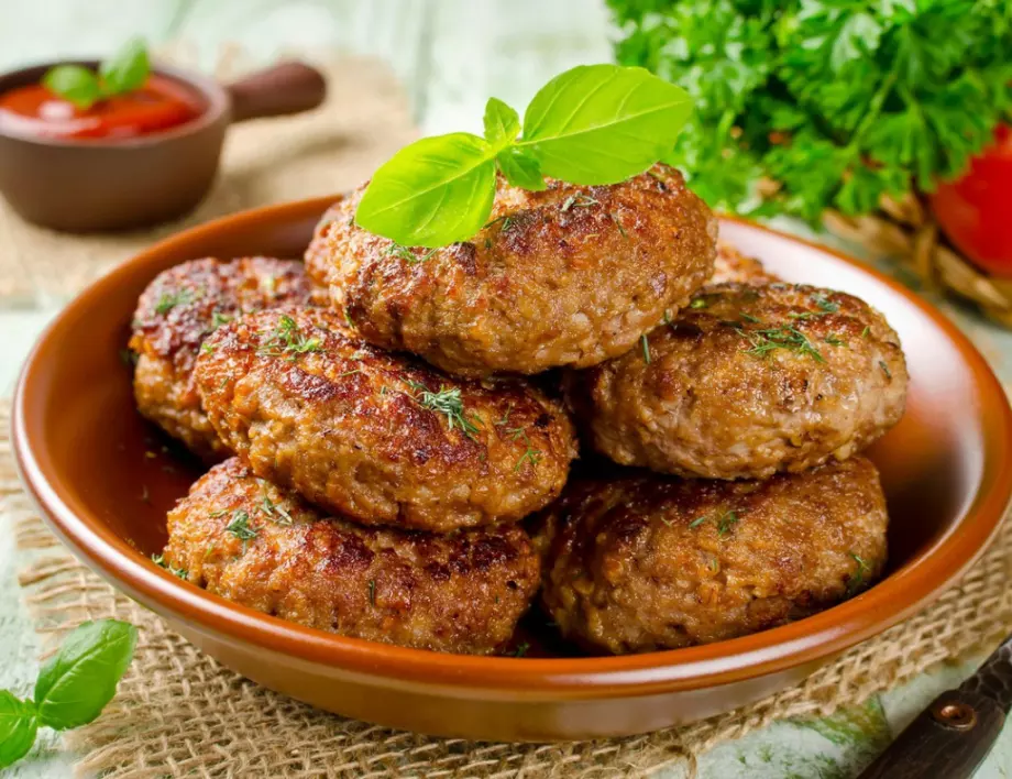 Ароматни кюфтета по италиански с чесънче - няма такава вкусотия и стават много бързо
