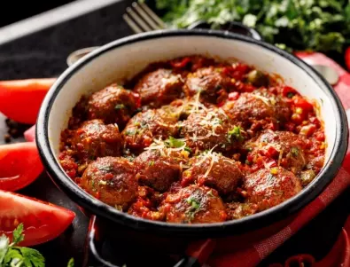 Кюфтенца в червен сос - няма такава вкусотия