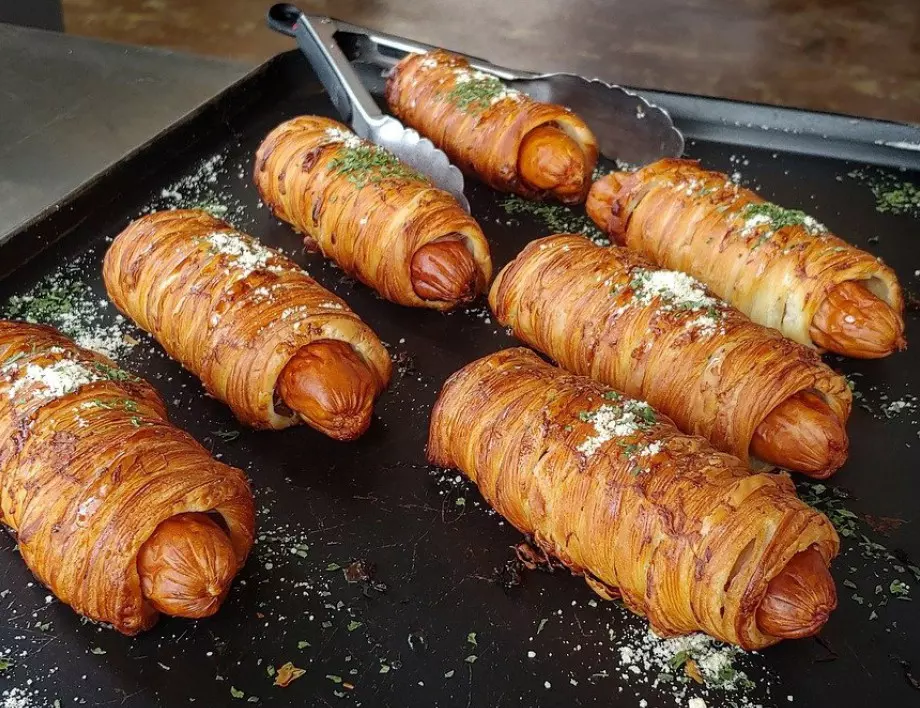 Мини кренвиршки с масло у дома