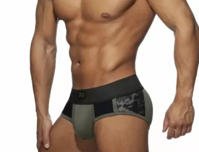 Защо мъжете предпочитат да носят слипове, разказват от Queerwear.net