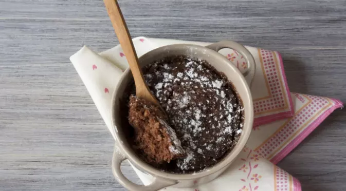 Апетитен кекс с лимонови корички 