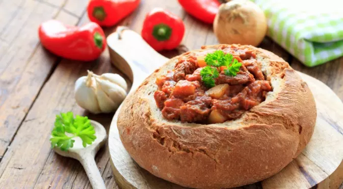 Ароматно препечено хлебче, пълнено с вкусотии - Тайната е в съставките