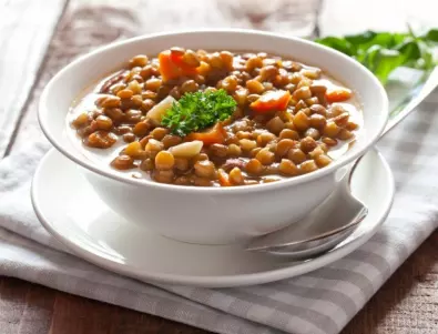 Бабина рецепта за най-вкусната леща яхния - тънкостта е в тази съставка