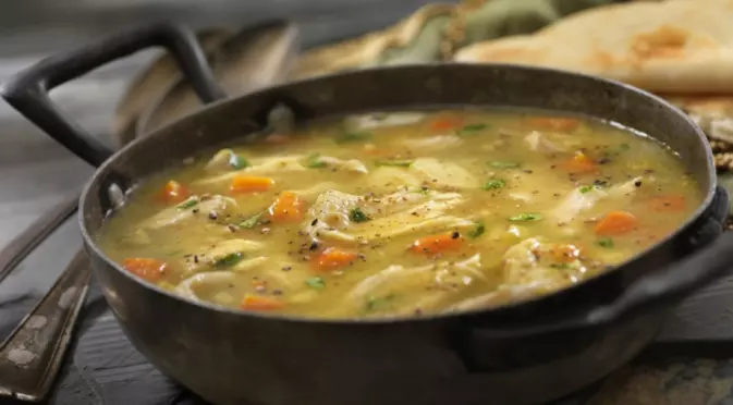 Вкусна пилешка супа за цялото семейство - пълна с витамини
