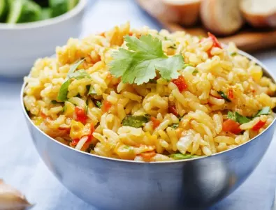 Китайски ориз с яйца и зеленчуци