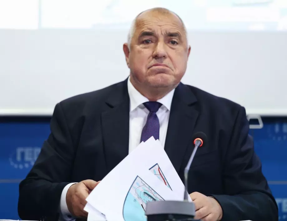 Борисов оглави Народния театър, забрани електронните билети   