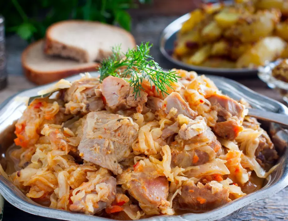 Свинско със зеле и ориз