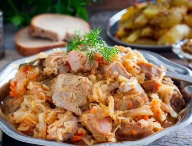 Свинско със зеле и ориз
