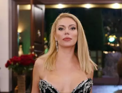 Елисавета от "Ергенът" се издаде - има мъж до себе си (СНИМКА)