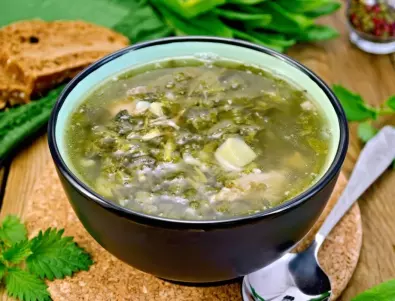 Яхния с яйца и коприва