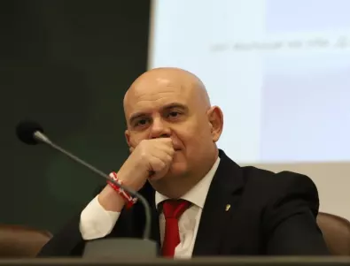 Гешев вече ще пътува с градския, защото маршрутите и графикът са загадка за всички