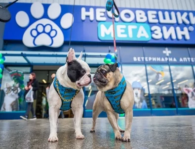 Клиентите на Нечовешките магазини бяха повече от Дядо Коледа за животинките без дом