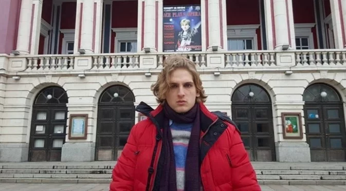 20 бързи въпроса към... Асен Вапцаров